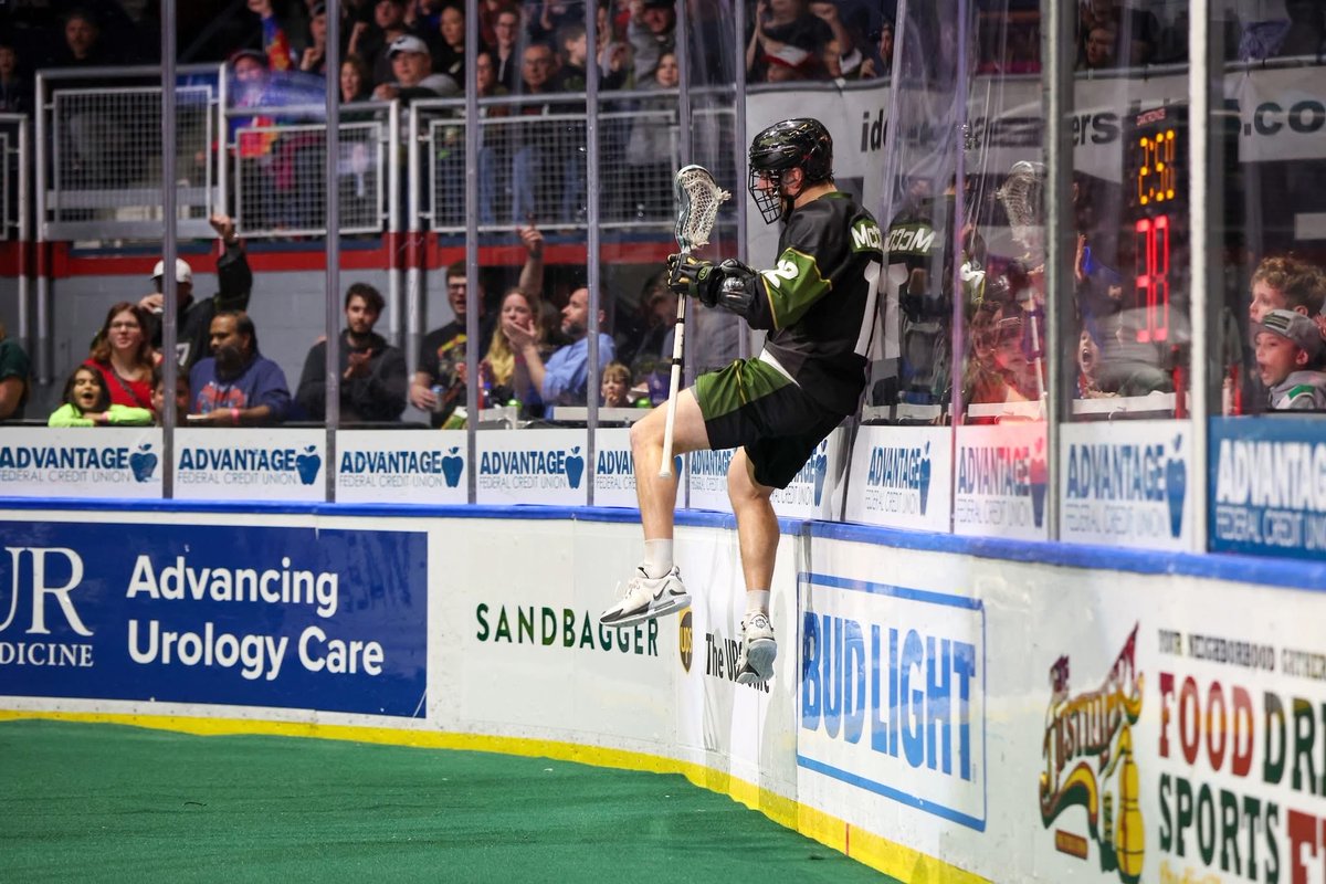Great ⁦<a href="/RocKnighthawks/">Rochester Knighthawks</a>⁩ memories!
Share and repost if you think it’s important that we get to keep our ⁦<a href="/NLL/">NLL</a>⁩ team in Rochester!
🥍😎🥍