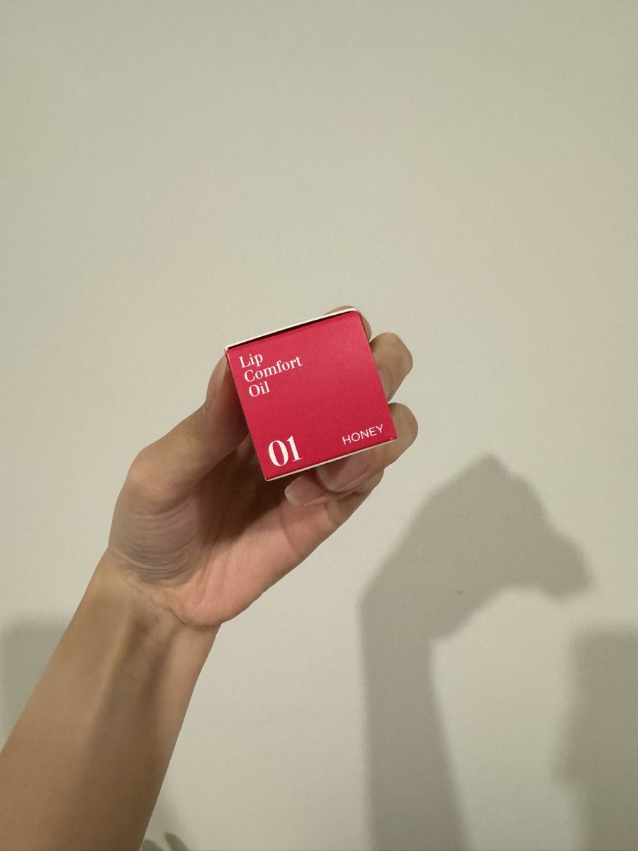 salebyyellowda0's tweet image. ส่งต่อ lip oil clarins เบอร์ 01 honey ที่ 950 ค่า ของใหม่ ไม่เคยเปิด (ราคาเต็ม 1,300) #LIPSTICKS #lipoil #skincare #สกินแคร์ #ลิปออยล์ #ลิปออย