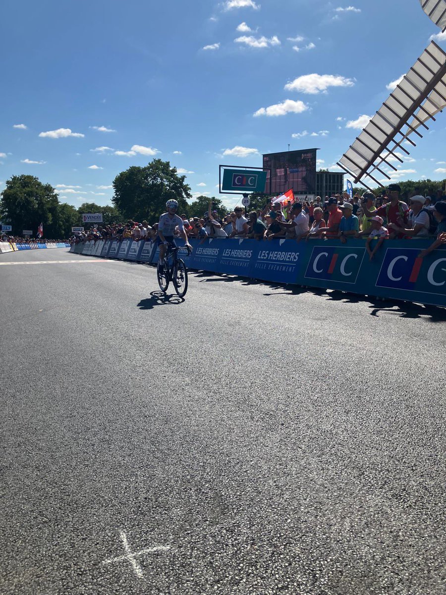 #Performance 
Notre pépite Vendée U s’illustre sur les terres vendéennes avec Théo Leveque, sacré champion de France amateur ! 
Toutes mes félicitations à Théo, à toute l’équipe, et aussi à Mathéo Barusseau qui complète le podium en prenant la 3è place. 
#GoVendéeU 💪