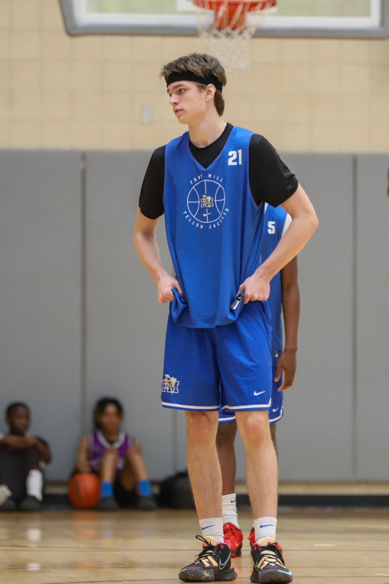 FMHSBball1's tweet image. Wallace Campbell 6’6 ‘26 can do it all coming off a great June!
Offers:Bob Jones, Roanoke and North Greenville University
Interest: Randolph-Macon Hampden-Sydney, Randolph College, Furman, Air Force, Navy, Maine,Depauw, Guilford, Florida Tech, Brevard College and Belmont Abbey