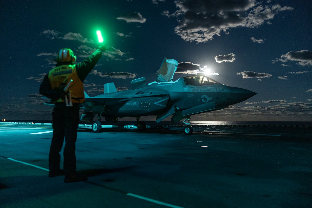 Dark Mode Activated 🌙

An F-35B Lightning II aircraft assigned to 31st Marine Expeditionary Unit prepares for takeoff during night flight operations aboard the amphibious assault ship USS America (LHA 6) in the Coral Sea.