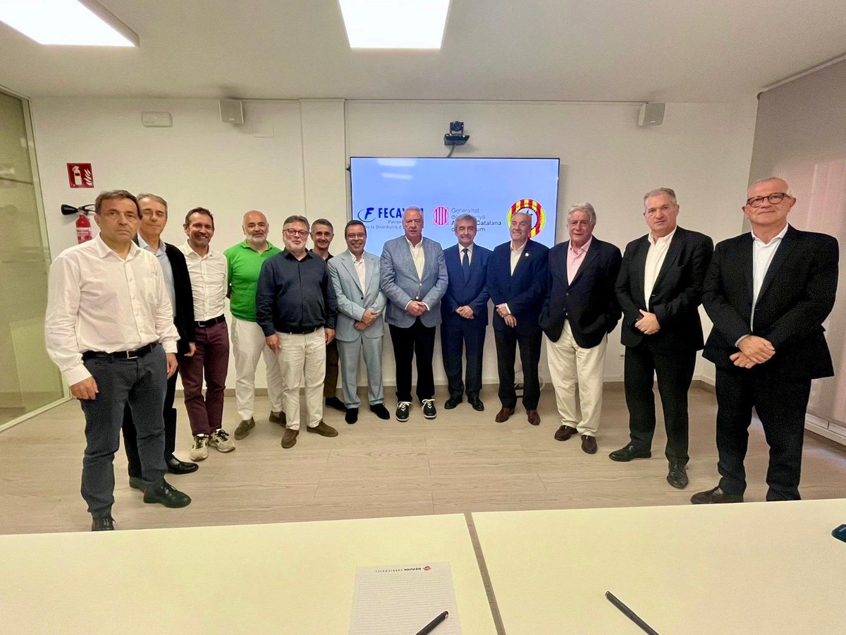 Amb motiu del #DiaEmpresa2025, el director de #Consumcat, Isidor Garcia, ha mantingut reunions de treball amb representants  de <a href="/Telefonica/">Telefónica</a>, la Patronal Catalana de la Distribució d'Automoció <a href="/fecavem/">FECAVEM</a> i la Confederació de la Indústria Tèxtil <a href="/texforspain/">Texfor</a>.