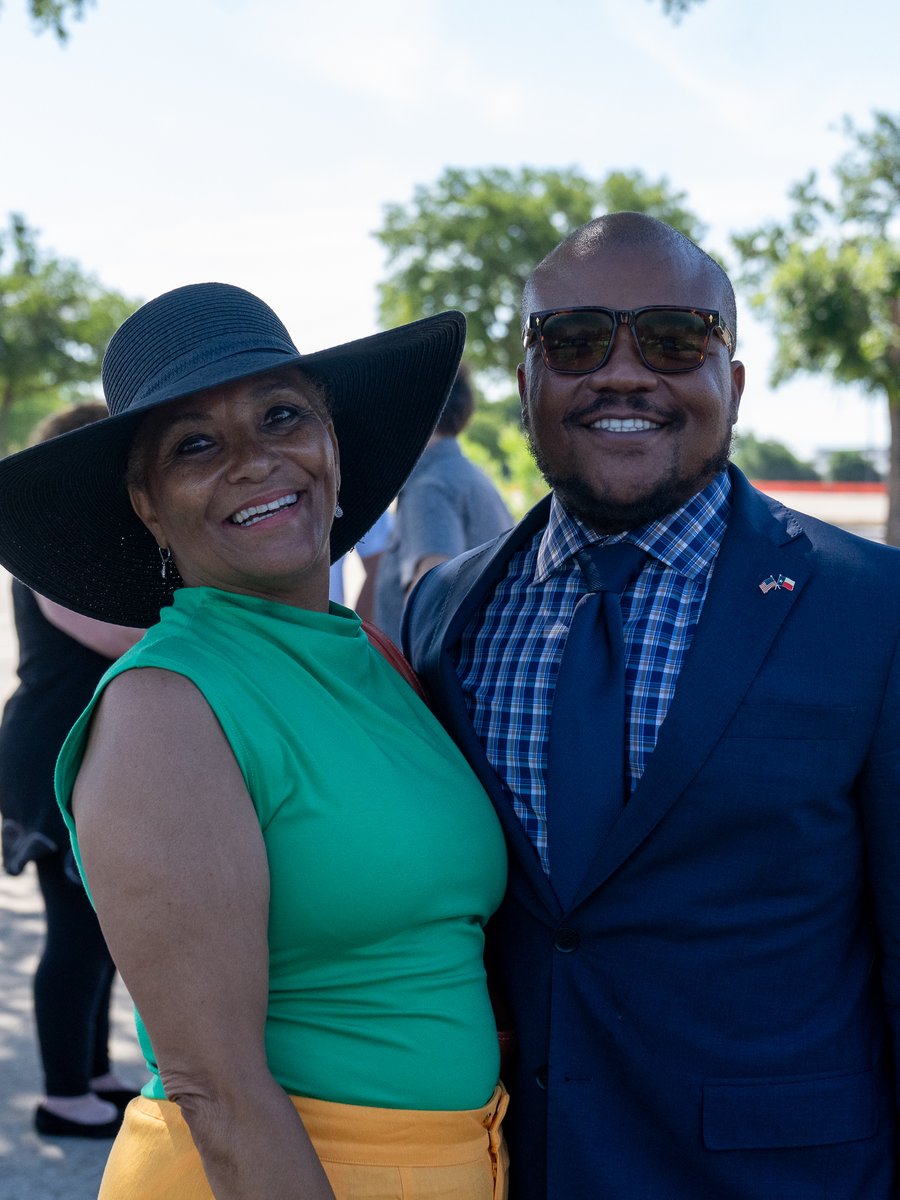 VentonJonesTX's tweet image. Another Major Win in House District 100! 🌳: After more than 50 years of broken promises, we are finally making real progress on restoring our community's park in South Dallas.
I am proud to have led the fight in the Texas House alongside State Senator @RoyceWestTX in the…