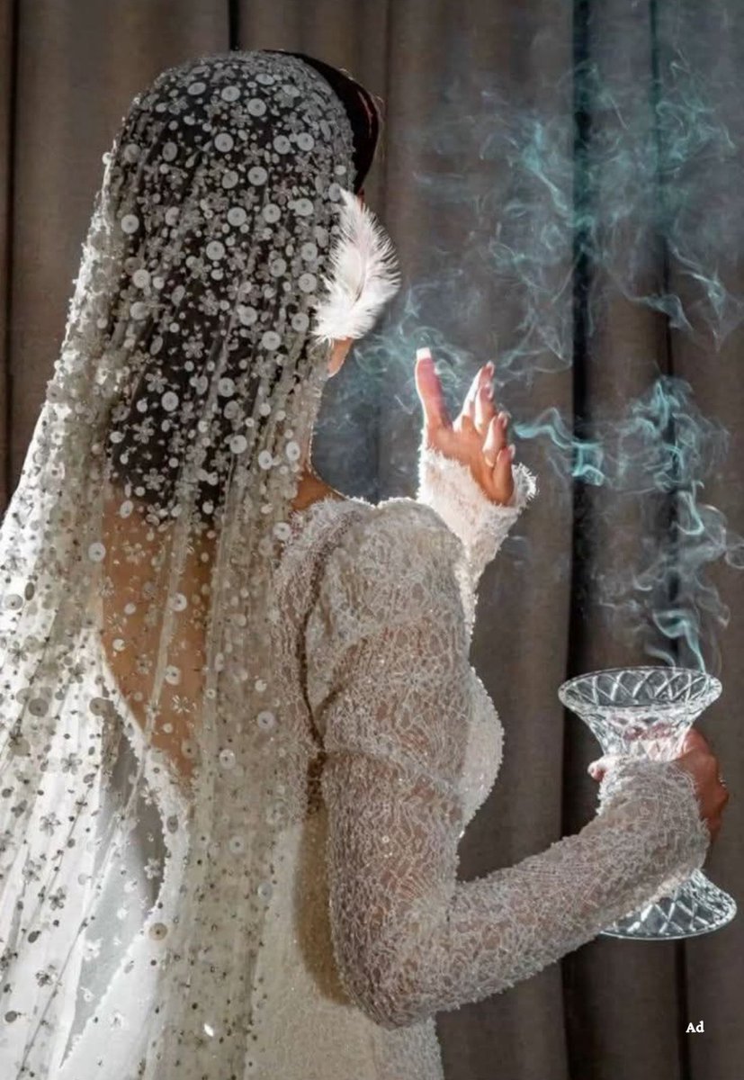 عرسك قرب هالثريد لكَ👰🏻‍♀️✨
 بعلمك كيف تصير ريحتك تاخذ العقل بدون عطور،وبشرتك تلمع وتلق كأنها بشرة بيبي من كثر ما هي ناعمة وصافية 🤍