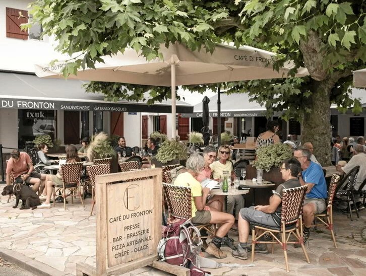 Saint-Étienne-de-Baïgorry : le Café du fronton renaît de ses cendres

mediabask.eus/fr/info_mbsk/2…