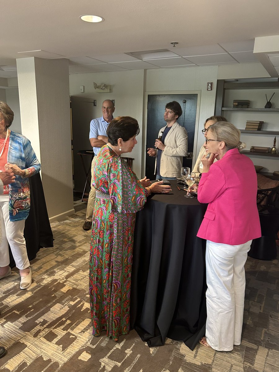 A big thanks to the #CampbellLaw Alumni Association for hosting the annual reception at the @ncbaorg annual meeting on Thursday! Now that’s #leadingwithpurpose🐪! #flashbackfriday