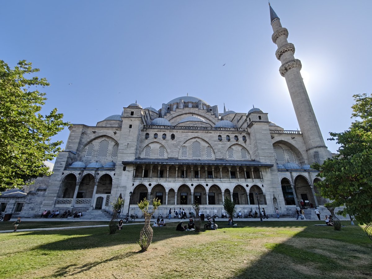 seeingmole's tweet image. Alhamdulillah! Coming to Istanbul is not complete without visiting the 3 magnificent mosques.