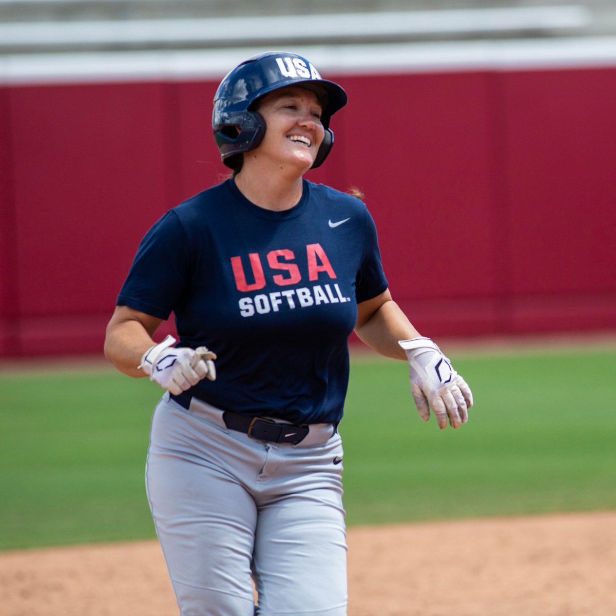 Hannah Flippen is back on the field with <a href="/USASoftball/">USA Softball</a>  today!

#GoUtes