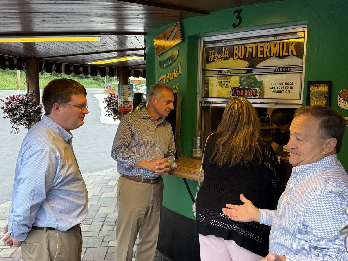 We were happy to have our next Governor,<a href="/Jack4NJ/">Jack Ciattarelli</a> here in Warren County this morning for a breakfast and then a quick stop at Hot Dog Johnny’s!

This is the year that we finally fix our state by electing Jack as Governor, and win control of the State Assembly; it’s time for change