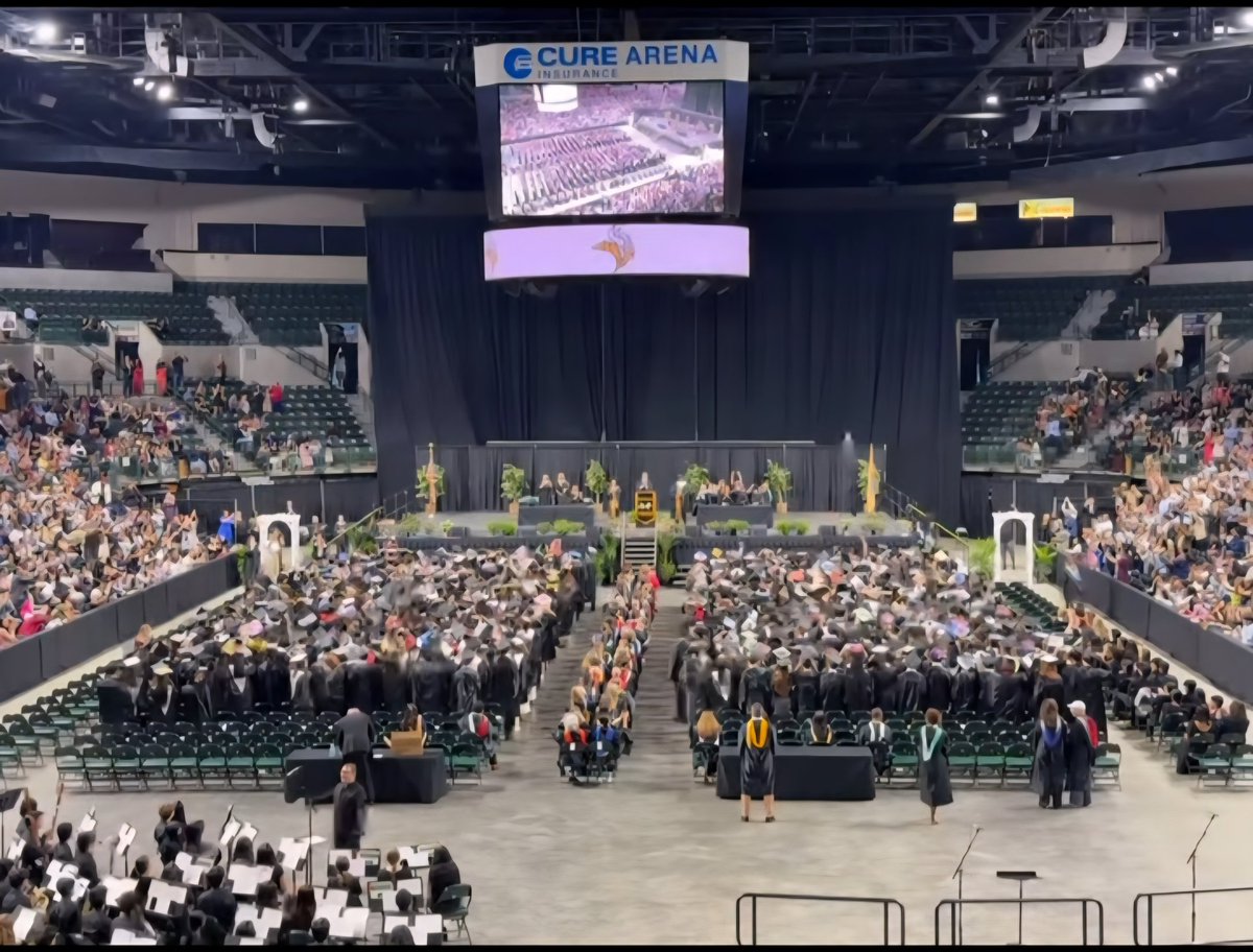 SoBrunswickPD's tweet image. CONGRATULATIONS South Brunswick High School Class of 2025!
@sbsdnews