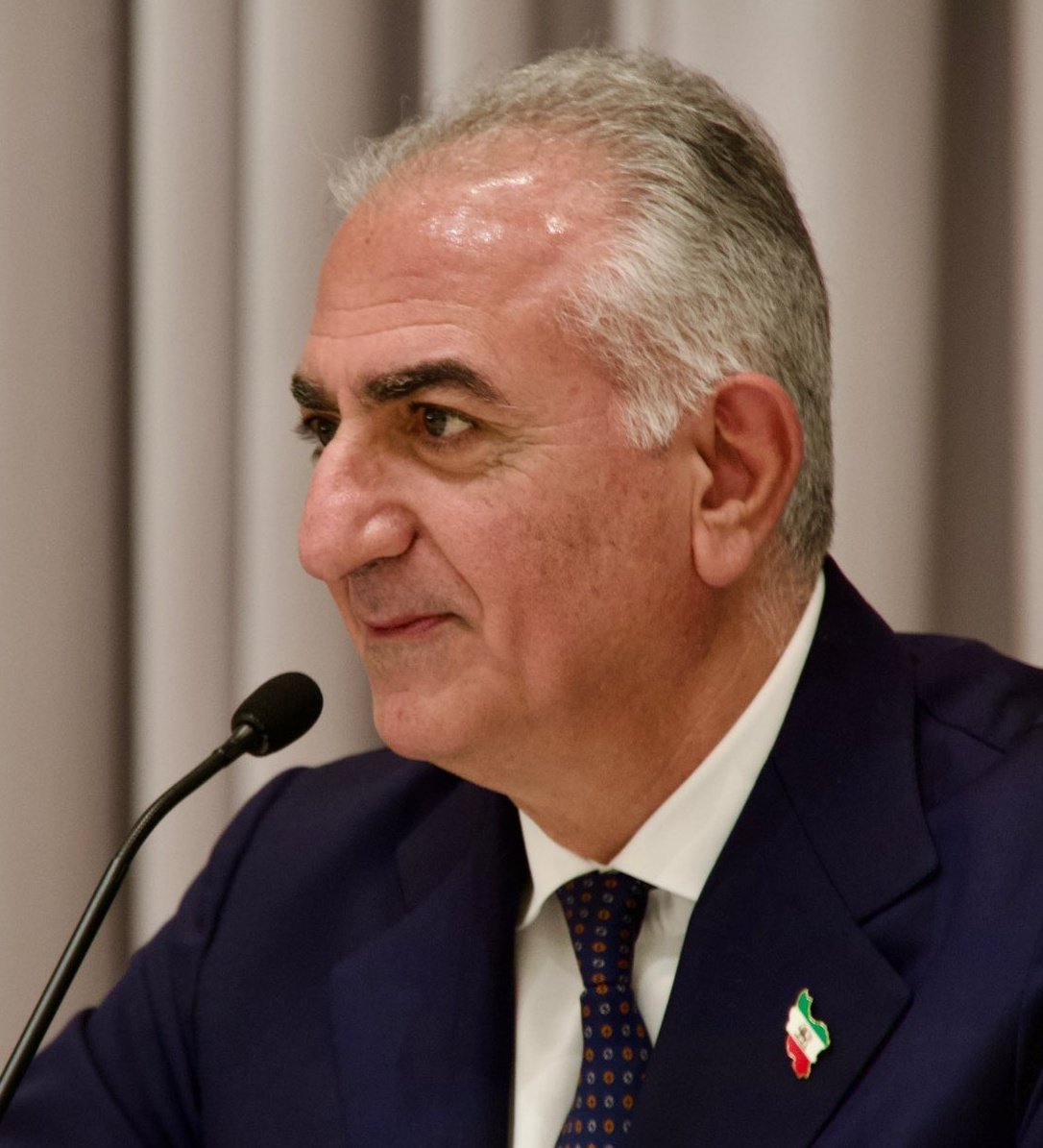 Mosolchi's tweet image. به ملتی که #رضاشاه دارد
نمیتوانید حسن روحانی قالب کنید
#بازگشت_پادشاهی_پهلوی