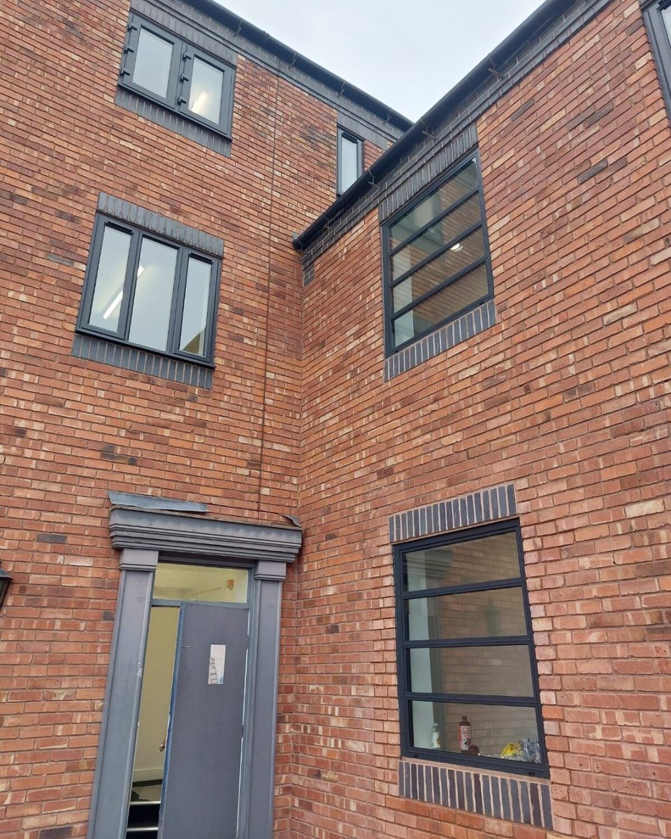 🤔 What are Vertical Smoke Vent Windows?

Vertical AOV (Automatic Opening Vent) windows are a type of smoke ventilation system.

They are installed in vertical walls or facades and are designed to provide reliable smoke control and ventilation 💨

#SmokeSafety #Facades