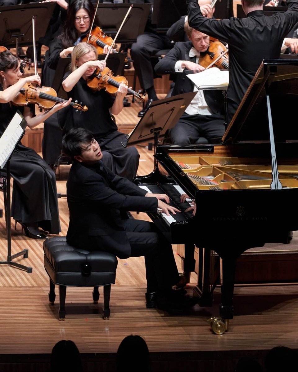 lang_lang's tweet image. Thank you to the wonderful Sydney Symphony Orchestra and the brilliant Benjamin Northey for such an incredible evening of music last week. A true joy to share the stage with you all!
📸 10thletterau