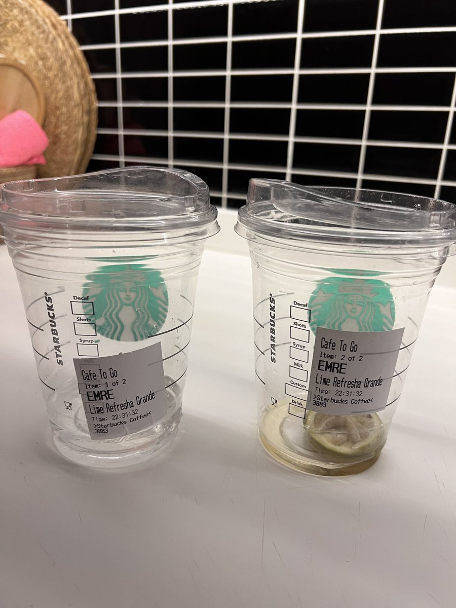 Meldemirto's tweet photo. @StarbucksTR Küçükçekmece Tema World şubenizde, neredeyse ikisine 400 tl vererek ve cool lime aldık dün. Sadece buz dolu aroma sıfır ,limon tadı varla yok arası , kaliteyi bu kadar düşürmeyin be! Buza bu kadar para verdirdiğiniz için siz de suçlusunuz. https://t.co/Lx7xXiyFLA