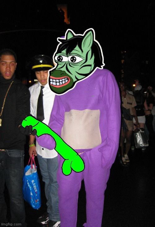 Life is better with big green dildo bruh