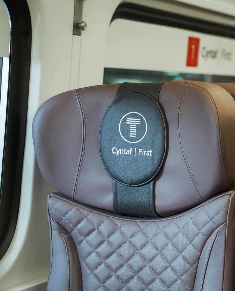 FoodandTravelHQ's tweet image. Enjoy refined Welsh dining with scenic views from just £24.95 on selected First Class journeys with Transport for Wales.

Book now by visiting l8r.it/VOwa, the TfW app, or upgrade an existing ticket using the Seatfrog app by visiting l8r.it/c5C8.

#ad #tfw