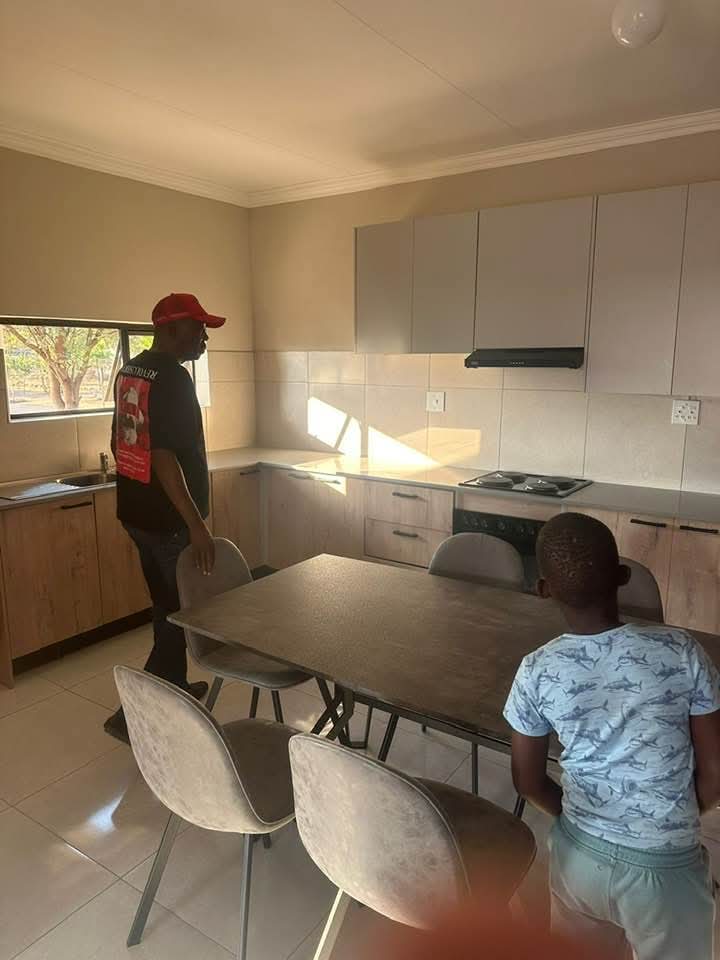 The <a href="/EFFSouthAfrica/">Economic Freedom Fighters</a>  handed over a fully furnished house to the family of the deceased EFF PR Councillor in the DR JS Moroka Municipality, Mpumalanga as part of its promise to the family. I am proud to be a member of the political party that cares for its members. EFF cares ❤️🌹