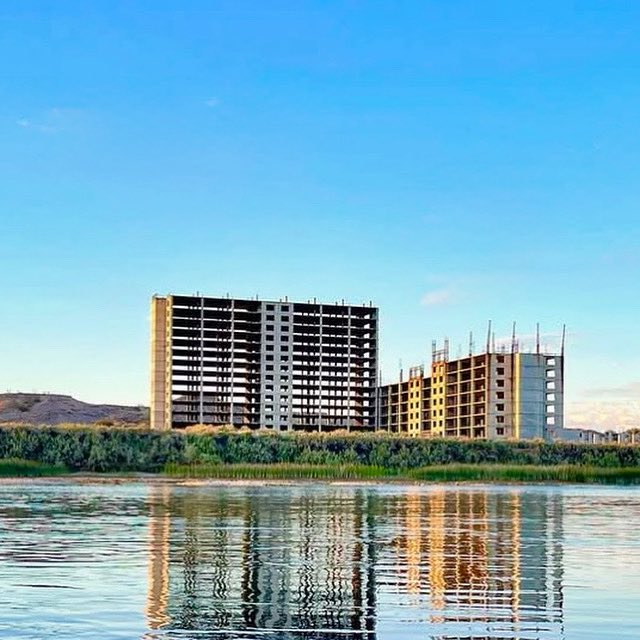 laughlinbuzz's tweet image. The long abandoned, unfinished Emerald River project, aka “The Birdcage” along the Colorado River in Laughlin, NV
#ColoradoRiver #Laughlin #LaughlinNevada