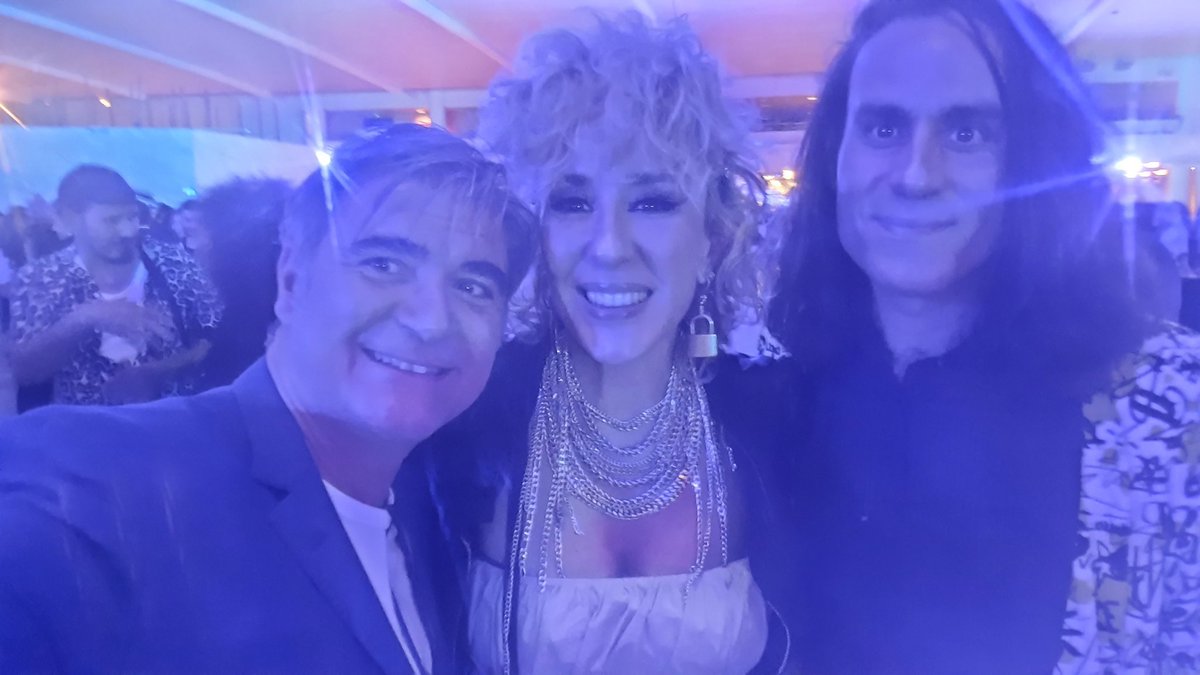 Rafael Serrallet (@rserrallet) on Twitter photo Estuve con <a href="/judithmateo/">Judith Mateo</a> y <a href="/ChuseJoven/">ChuseJoven</a> en los premios de la <a href="/academusica/">Academia de la Música de España</a>.
#premiosacamus Estuve con <a href="/judithmateo/">Judith Mateo</a> y <a href="/ChuseJoven/">ChuseJoven</a> en los premios de la <a href="/academusica/">Academia de la Música de España</a>.
#premiosacamus