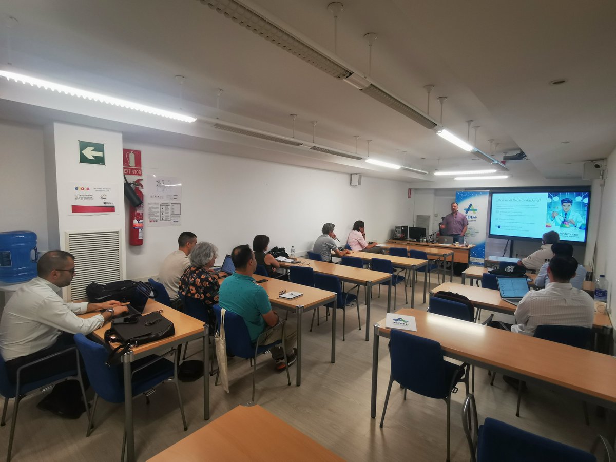 AragonDih's tweet image. Hablamos de  𝐆𝐫𝐨𝐰𝐭𝐡 𝐇𝐚𝐜𝐤𝐢𝐧𝐠 en la cuarta sesión de #StartTech 2025 en @IAF_Aragon con Daniel Yume que cuenta con más de 20 años de experiencia liderando proyectos de innovación, estrategia empresarial y fundraising además es mentor en aceleradoras de startups #EDIH