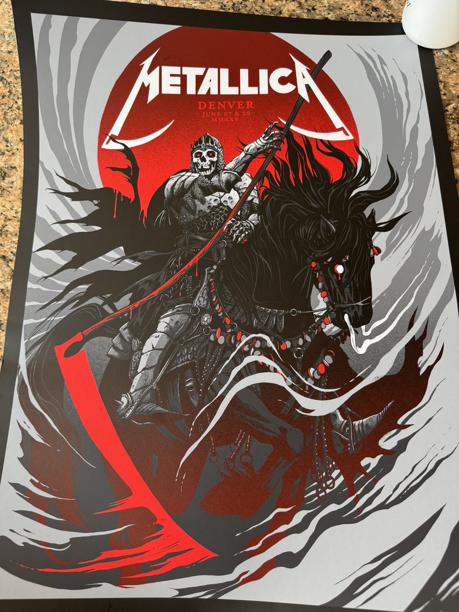 Kyle_Bell's tweet image. In line at 5:00 this morning for the pop up store to score the limited edition poster and an unnecessary amount of new merch. Totally worth it. Metalliweekend has begun @jmkratt
