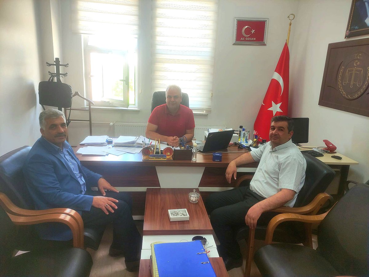 Şube Başkanımız Kurbani Özdaş, Şube Bşk. Yrd. Burhan Bedir ve Şube Uzmanımız Erhan Kılıç, Erciş Cumhuriyet Başsavcısı Sn. Burak Özcoşar'ı ve tayini çıkan Hakim Ali Özcan Bey'i ziyaret ettiler.

<a href="/Kizilay/">Türk Kızılay</a> 
<a href="/FatmaMericYlmaz/">Prof. Dr. Fatma Meriç Yılmaz</a> 
<a href="/kurbaniozdas/">Kurbani Özdaş</a>