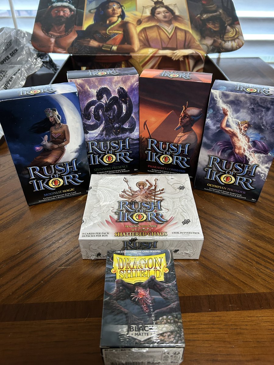 BranCutler's tweet image. Join me on Twitch!
Let’s take a look at Rush of Ikorr from @UpperDeckEnt
- 4 starter packs
- A booster box
- Card sleeves
Let’s see what we pull!
Twitch.tv/BranCutler
10am pst