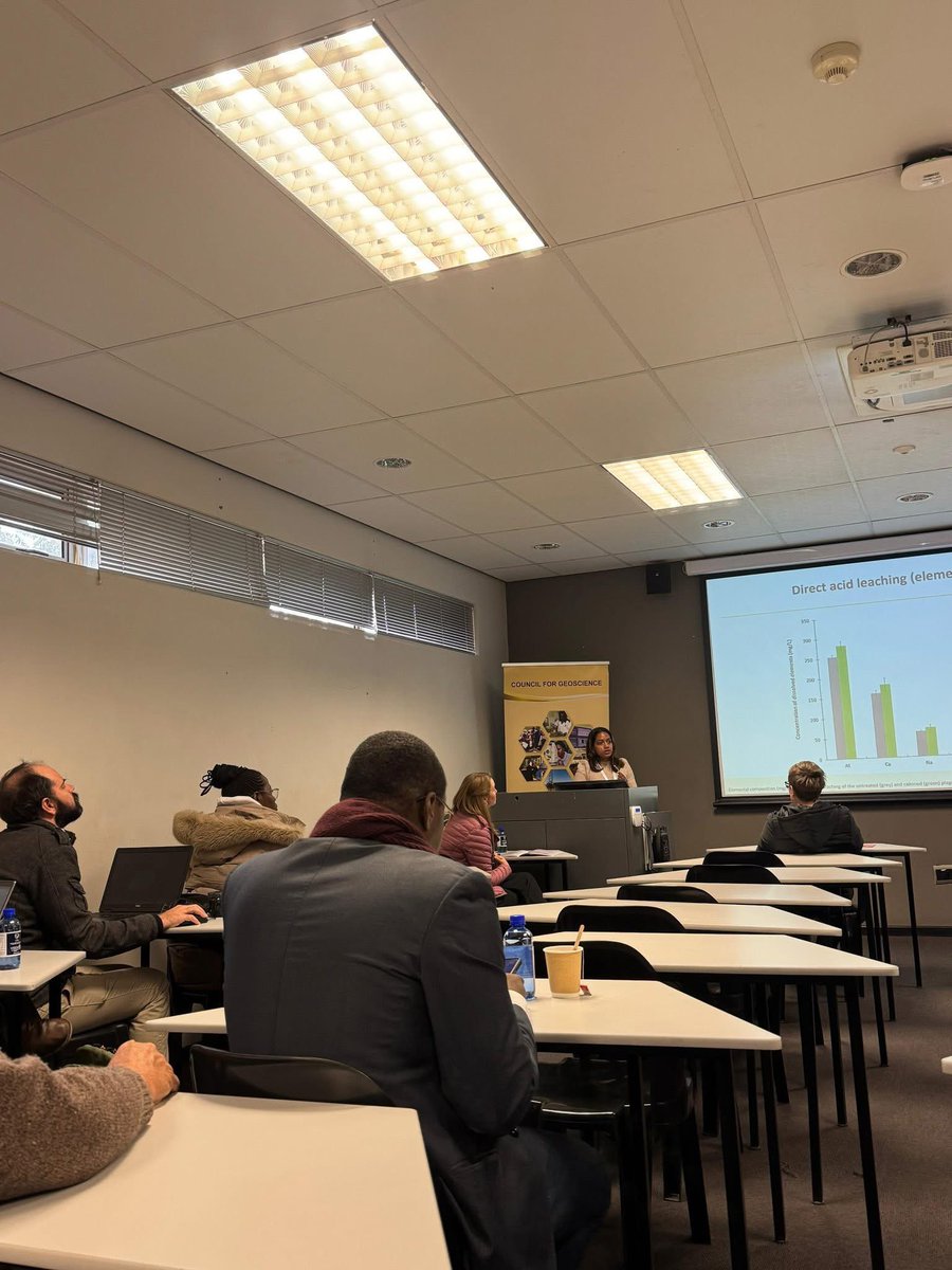 Dr Sameera Mohamed presented on ‘Extraction and synthesis of silica nanoparticles from mine residues of the South African bushveld igneous complex’ 

Her presentation highlighted the environmental impact of mine residues and sustainable solutions for the recovery of valuable