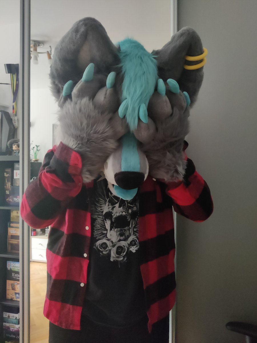 He finally arrived. :D
An amazing fursuit by the most talented <a href="/_gleepy_/">Gleepy</a> 
Thank you very much. ^^