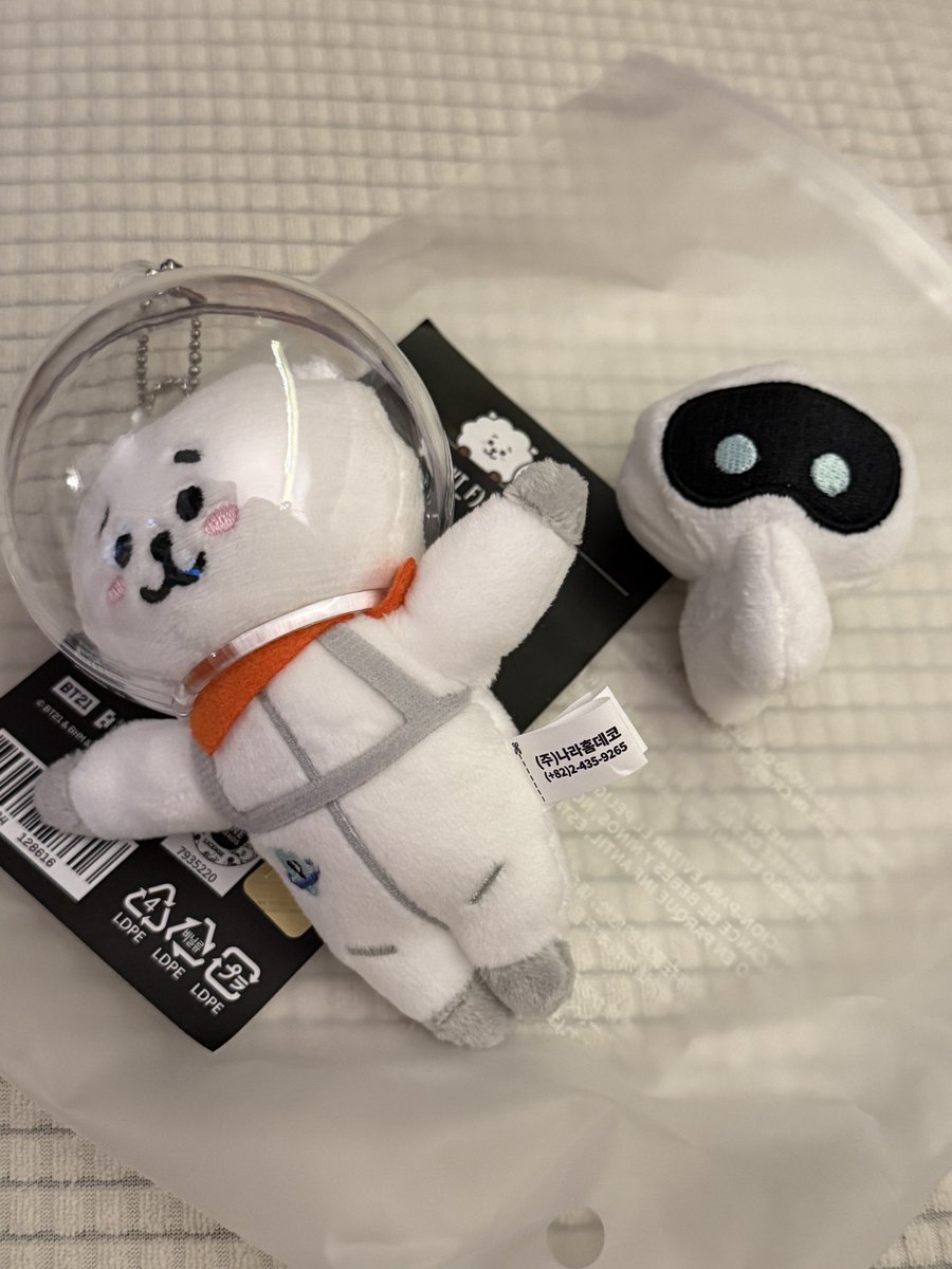 B__sell's tweet photo. 방탄 bt21 인형양도
우주인 알제이
미사용 원가양도 3.4

반택+2000 택배+3500

bts jin bt21 RJ wootteo https://t.co/GmpVFbGoaZ
