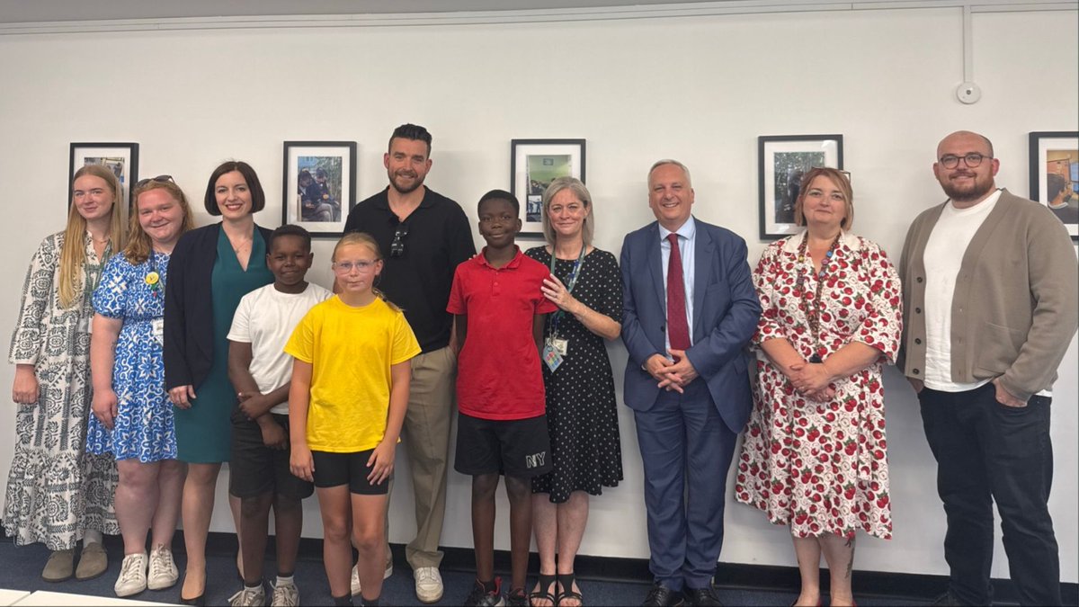 Woodland Academy Trust (@w00dlandacademy) on Twitter photo We were honoured to welcome <a href="/bphillipsonMP/">Bridget Phillipson</a> & her team from <a href="/educationgovuk/">Department for Education</a> to Peareswood Primary today!
Our children and staff had a wonderful time sharing all things tech with her and were thrilled to also be joined by Lee (Mr P) Parkinson MBE! We were honoured to welcome <a href="/bphillipsonMP/">Bridget Phillipson</a> & her team from <a href="/educationgovuk/">Department for Education</a> to Peareswood Primary today!
Our children and staff had a wonderful time sharing all things tech with her and were thrilled to also be joined by Lee (Mr P) Parkinson MBE!