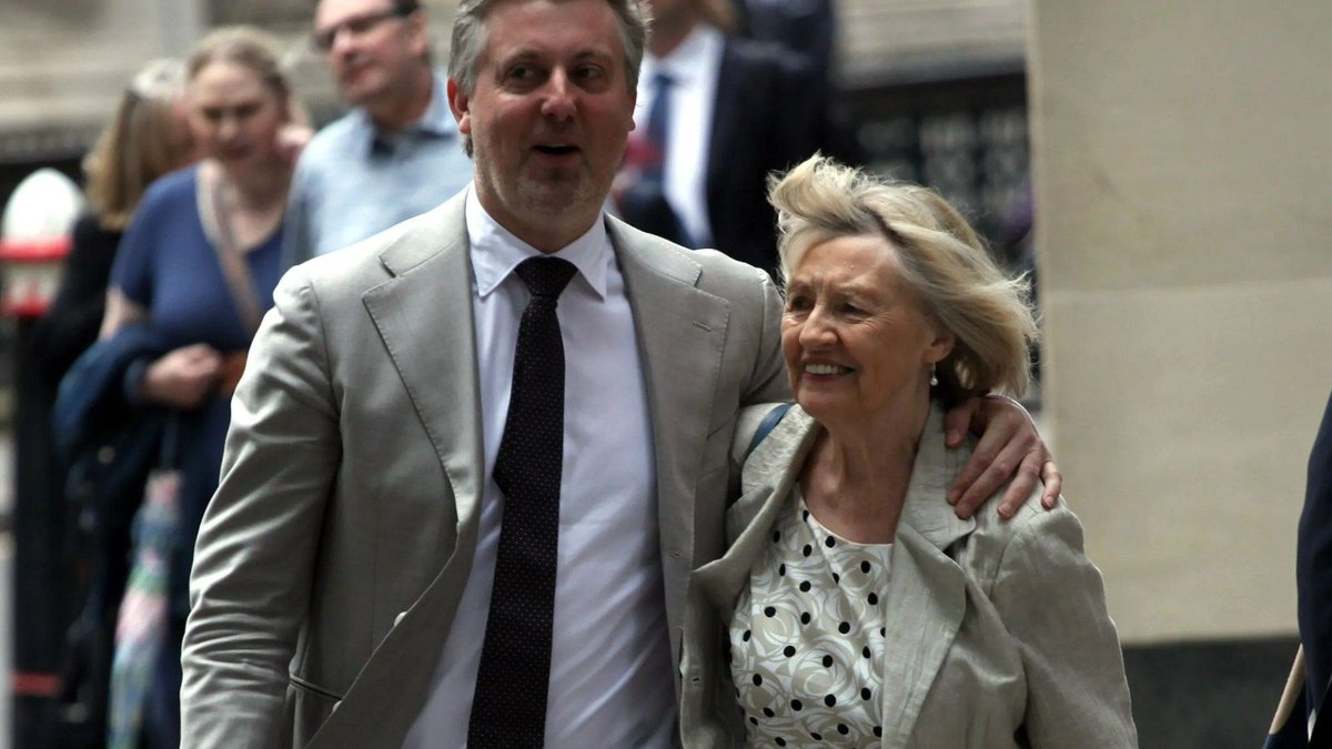 WILL ROW Millionaire toy maker’s son fighting to block half-brother from dad’s £14.5m fortune after mum’s secret affair revealed 
thesun.co.uk/news/35585196/…