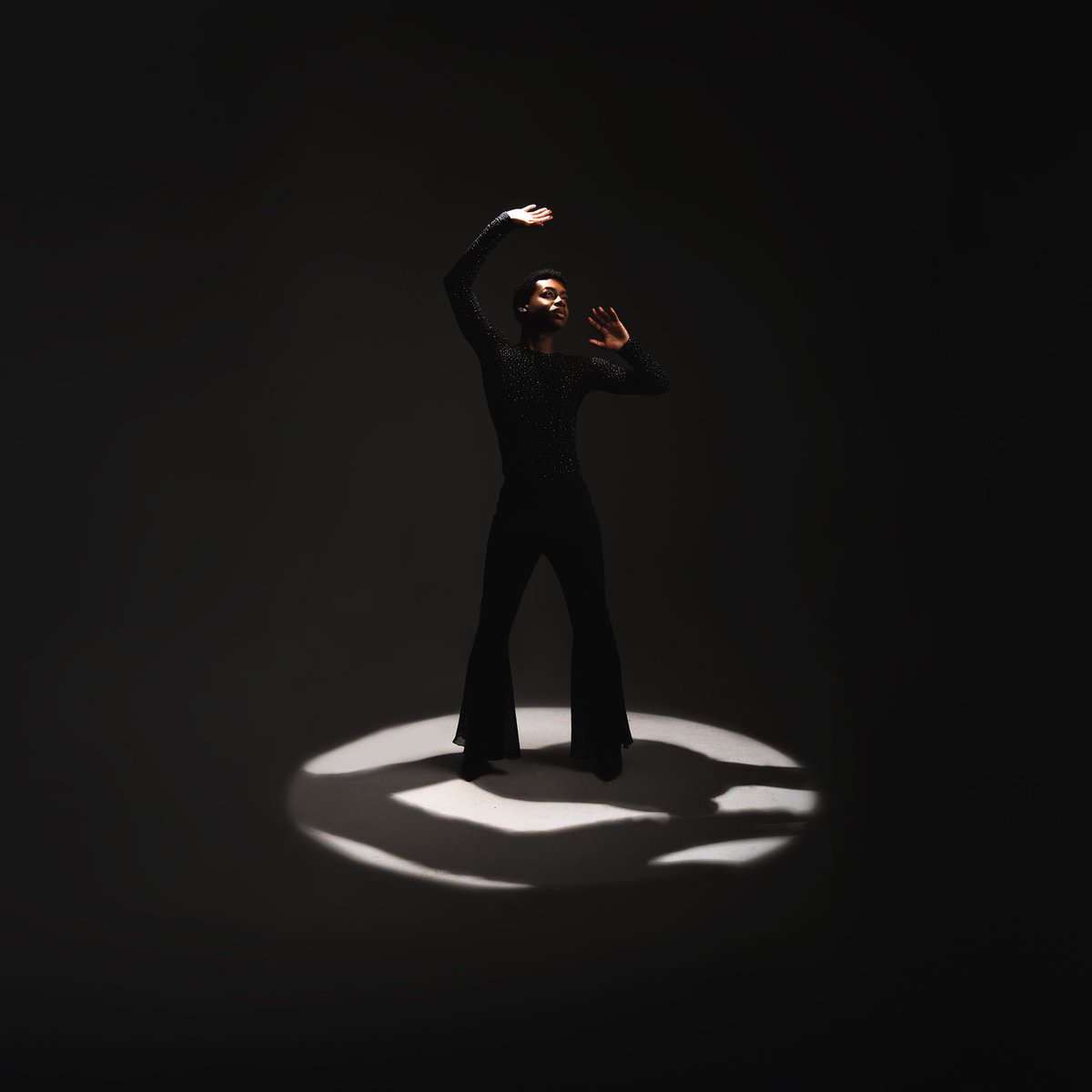 TheRonnieWilson's tweet image. “Spotlight” is NOW AVAILABLE on all streaming platforms! Please RT and give the song a listen 🖤
