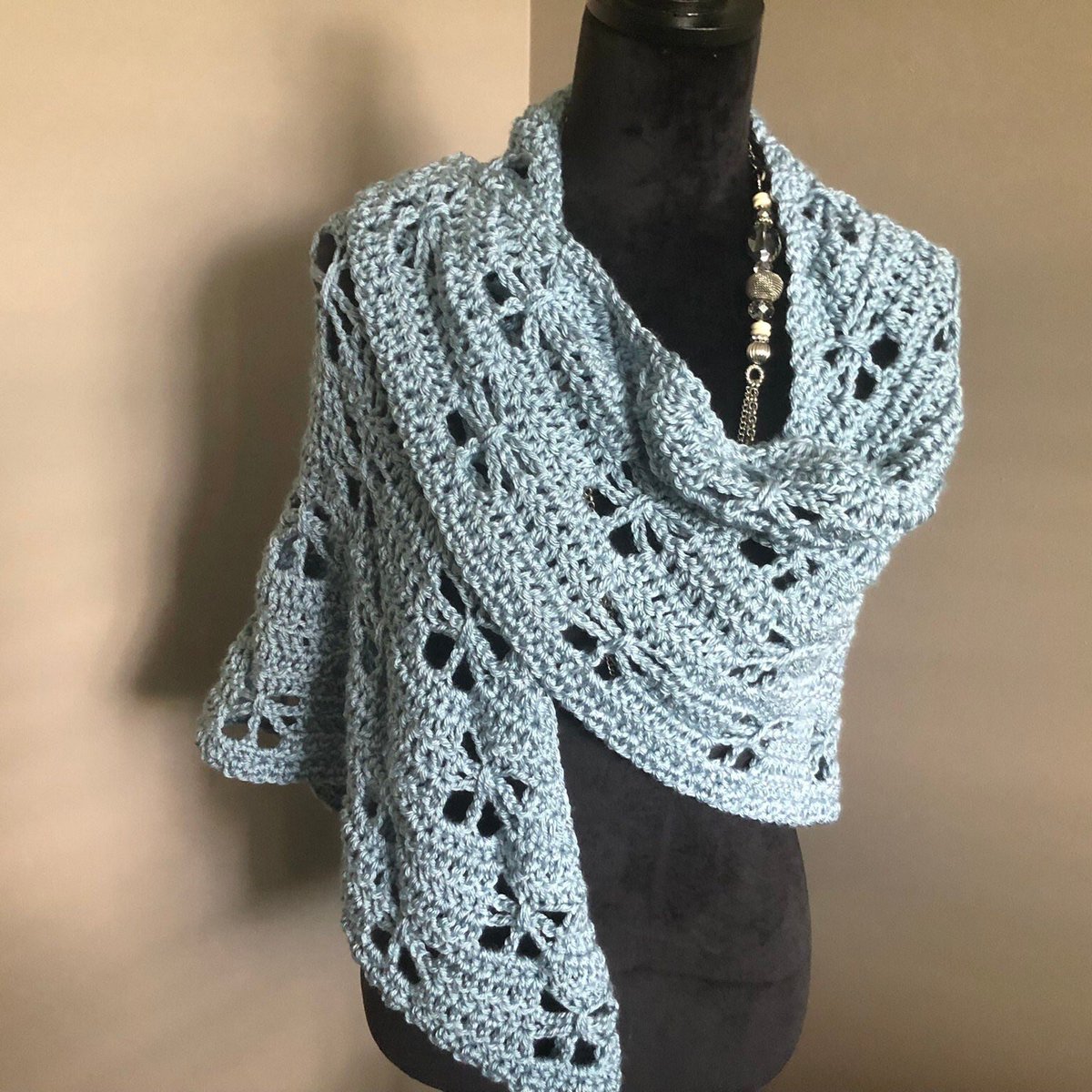 chestnutcrochet's tweet photo. https://t.co/W9xEaHJmq5
#crochetbutterflyshawl #prayershawl #bluewrap #etsyseller https://t.co/JvouGGTiZ3