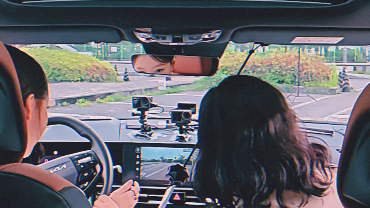 2yeonreporter's tweet photo. 👩‍❤️‍👩

#나정 #2YEON https://t.co/HMBmVqS4yy