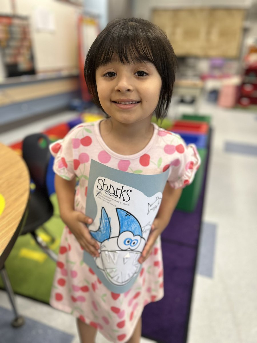 Let’s say our ‘sh’ words and glue teeth on the shark 🦈 🦷 #BeEvergreen #Ibelonginevergreen