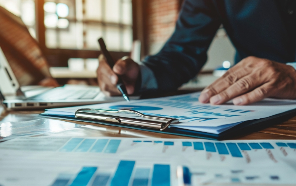 Every CEO and sales team should know how to map a sales process using data from the customers you already serve. We've cracked the cheat code so you don't have to. Here's the step-by-step guide: zurl.co/93K3y