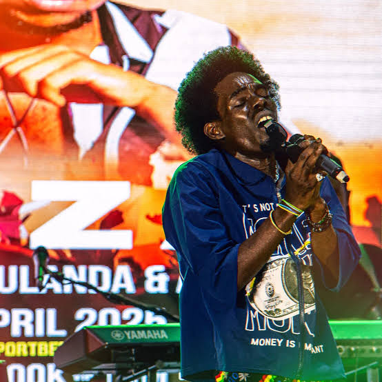 MCRojaz256's tweet photo. Tuli Bulindala - Shaf Gagon
⁸/10   🌃🌆(Tuli Bulindala EP)💽 https://t.co/SZBOor14ok