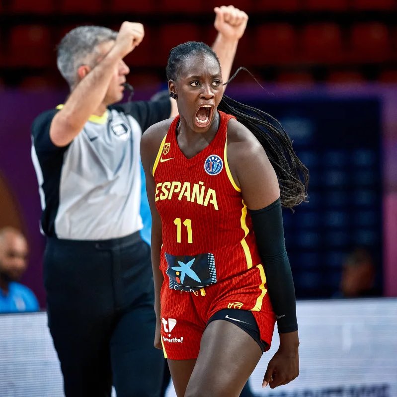 Awa Fam para meter a España en la FINAL del <a href="/EuroBasketWomen/">FIBA Women's EuroBasket</a>:

21 PUNTOS
9 REBOTES
3 asistencias 
2 tapones
31 DE VALORACIÓN 

MVP del partido y de la vida ❤️🇪🇸