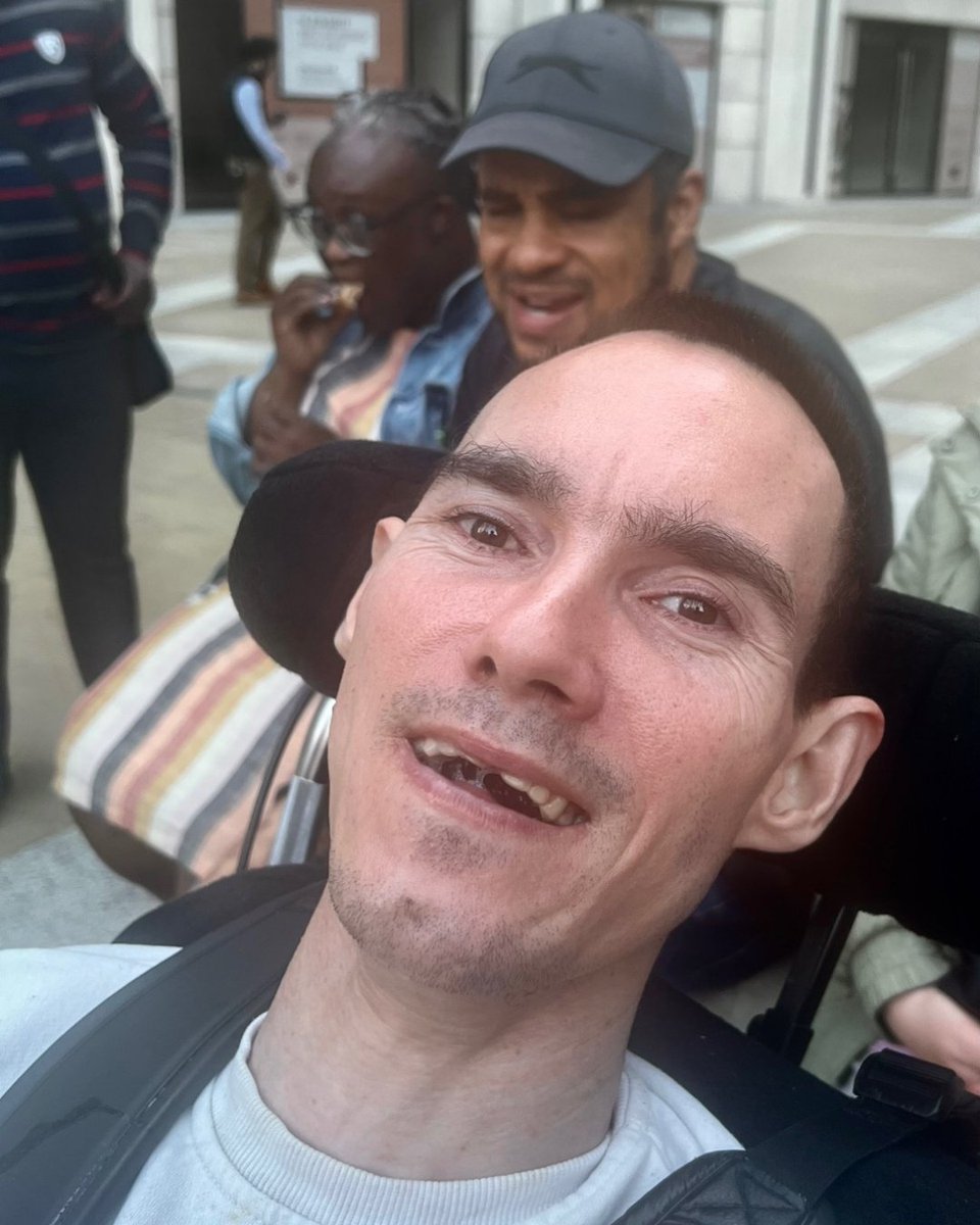 💜 A summer evening, good company, and the beauty of St Paul’s at sunset💜Our adult’s group, Happy Tuesday, recently enjoyed a relaxed picnic by the cathedral—sharing food, laughter, and connection as the sun went dow
 #InclusionMatters #LearningDisabilities #CommunitySupport