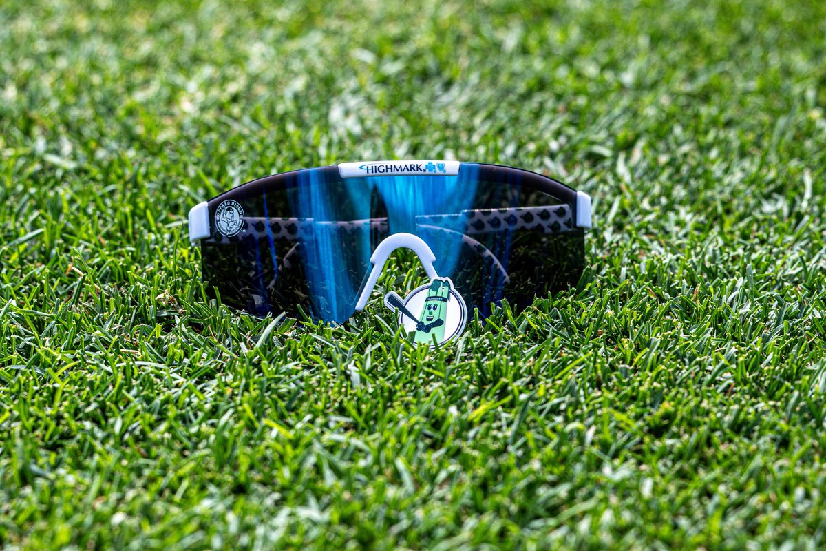 BuffaloBisons's tweet image. let’s celery-brate! 

Celery Pin Giveaway - at Inspire Dental Gate at Swan St. 

Celery Sunglasses Giveaway - @BCBSWNY Table in the Main Concourse