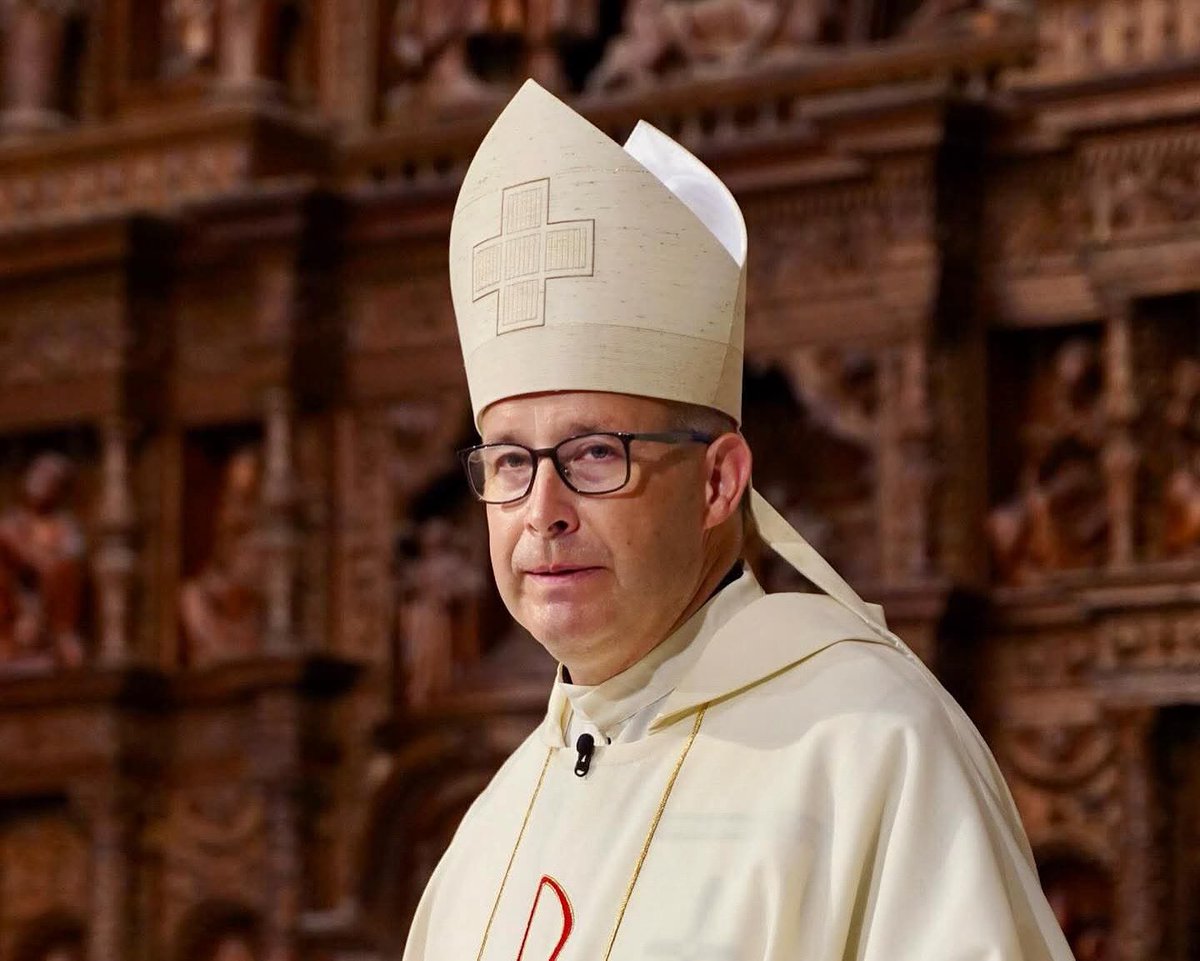 📍OFICIAL | Con alegría y esperanza, damos la bienvenida al Excmo. y Rvdmo. D. José Antonio Satué Huerto, nuevo Obispo de Málaga. 

Encomendamos su ministerio a la intercesión del Señor y pedimos que el Espíritu Santo lo guíe en su servicio pastoral a nuestra Iglesia diocesana.