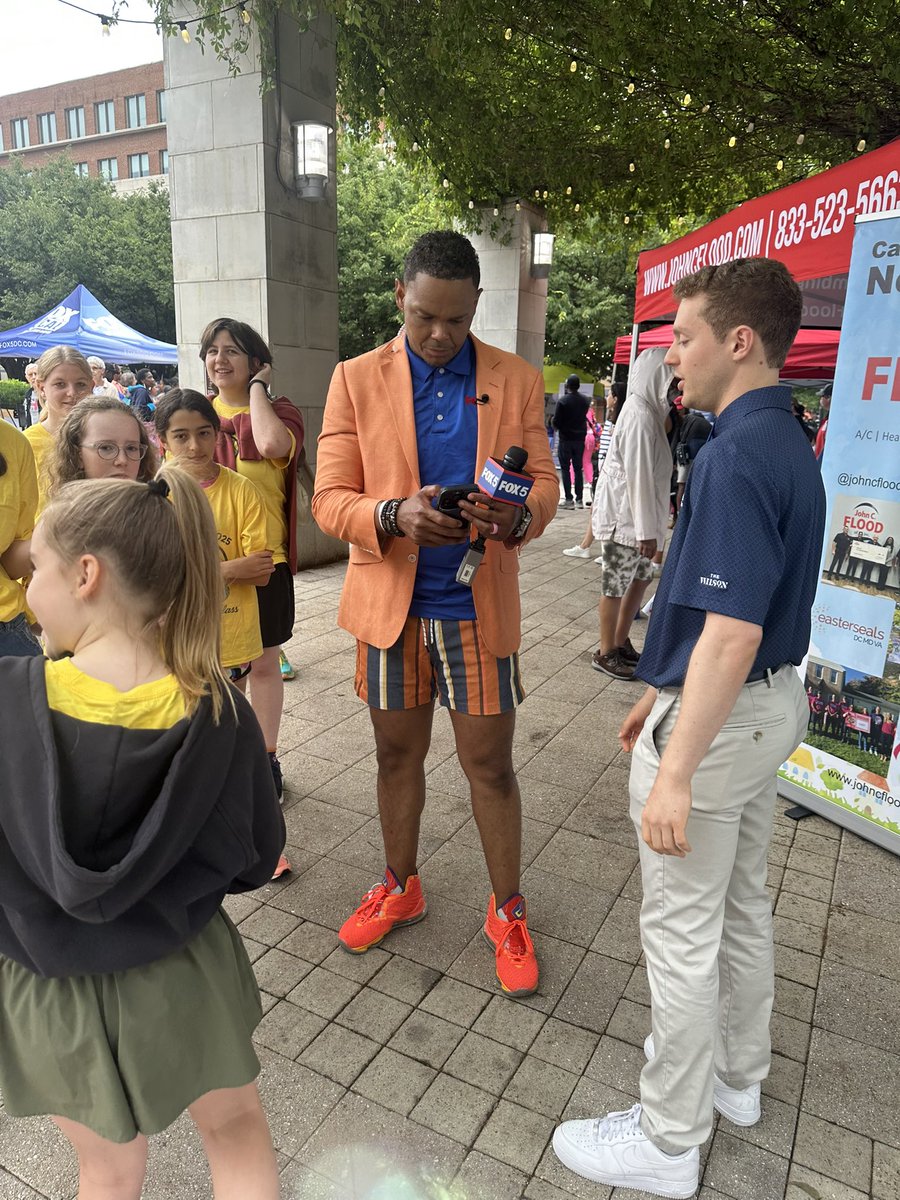 MZRUBY63's tweet photo. Good morning and Happy Friday!
What a great way to kick off the day—celebrating right here in my backyard at the Fox 5 Zip Trip in Alexandria, VA at John Carlyle Square!
It was a joy to connect with the amazing Marissa Mitchell, Taylor Grenda, and Chad Ricardo.
Community. https://t.co/GRgyFJuN5T
