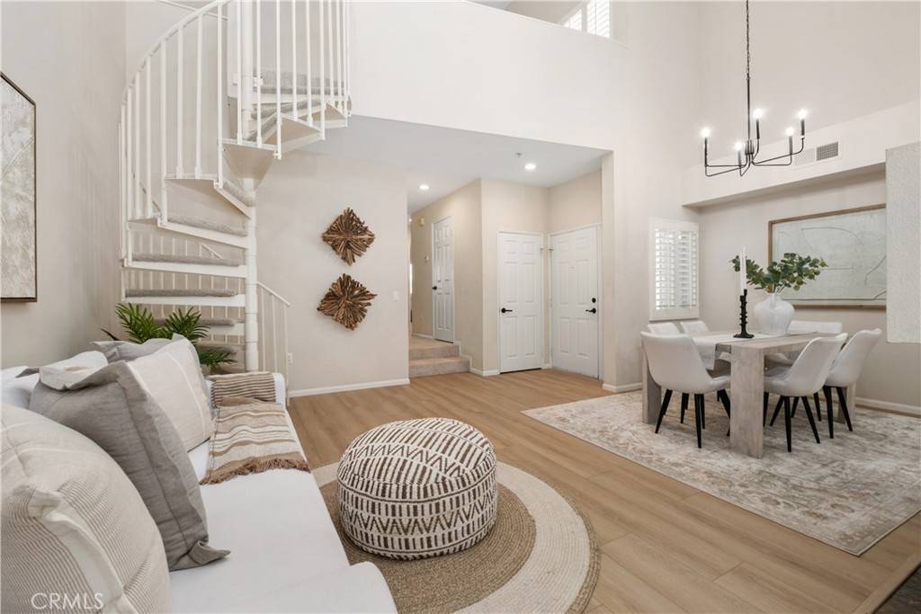 veneta_dev's tweet photo. Open House This Weekend 1-4 Saturday and Sunday

Listing Address: 20171 Sealpoint LN #207, Huntington Beach, CA 92646
Listing Price: $875,000
Schedule a showing and request more information here: https://t.co/p3ig76Y3EM https://t.co/e2DOEthuaP