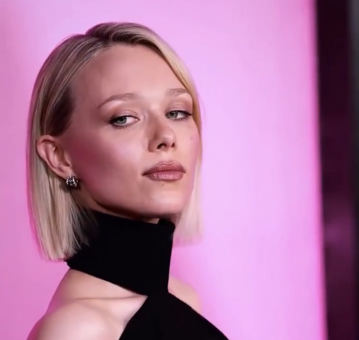 Star Wars Holocron tweet media