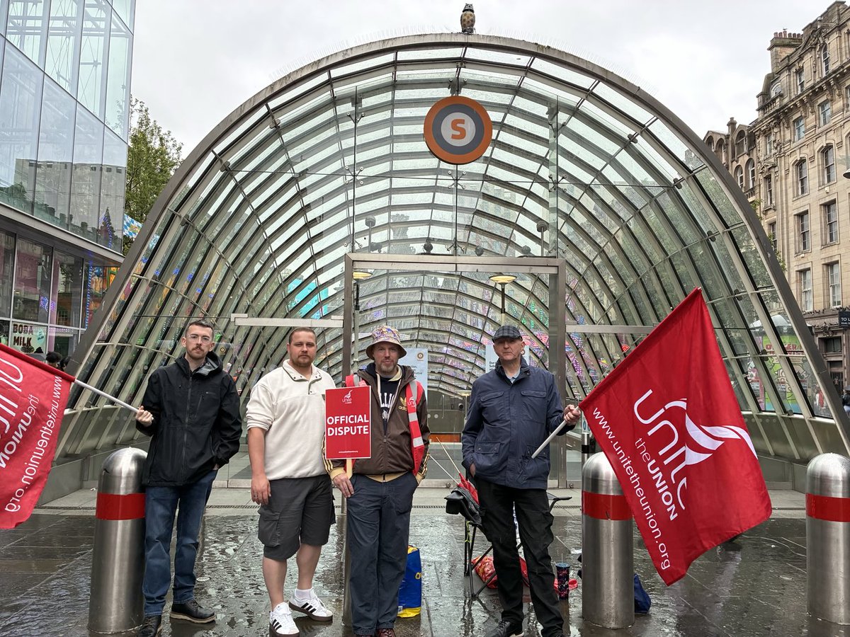 Michael MacNeil (@michaelamacneil) on Twitter photo Congratulations to <a href="/UniteScotland/">Unite Scotland</a> <a href="/unitetheunion/">Unite the union: join a union</a> members for closing the Glasgow underground in their dispute over understaffing, shift pay and working hours. Good to see them keep pickets on all day rather than the usual performative nonsense. Congratulations to <a href="/UniteScotland/">Unite Scotland</a> <a href="/unitetheunion/">Unite the union: join a union</a> members for closing the Glasgow underground in their dispute over understaffing, shift pay and working hours. Good to see them keep pickets on all day rather than the usual performative nonsense.
