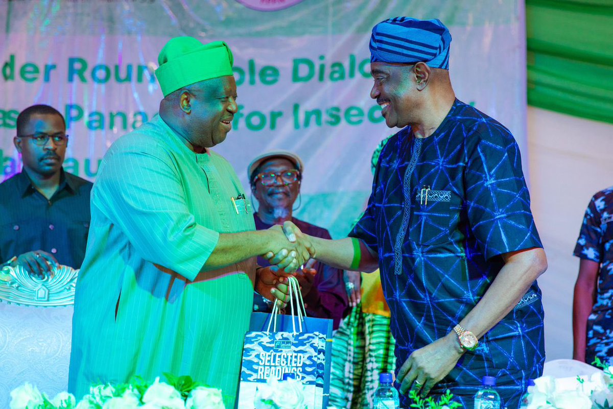 CalebMutfwang's tweet image. At the One-Day Multi-Stakeholder Roundtable Dialogue on Community Policing as a Panacea for Insecurity in Nigeria – The Case of Plateau State, I made it clear that the path to sustainable peace demands sincerity, integrity, and courage especially from those of us privileged to…