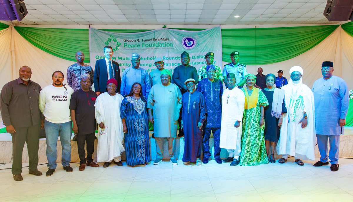 CalebMutfwang's tweet image. At the One-Day Multi-Stakeholder Roundtable Dialogue on Community Policing as a Panacea for Insecurity in Nigeria – The Case of Plateau State, I made it clear that the path to sustainable peace demands sincerity, integrity, and courage especially from those of us privileged to…