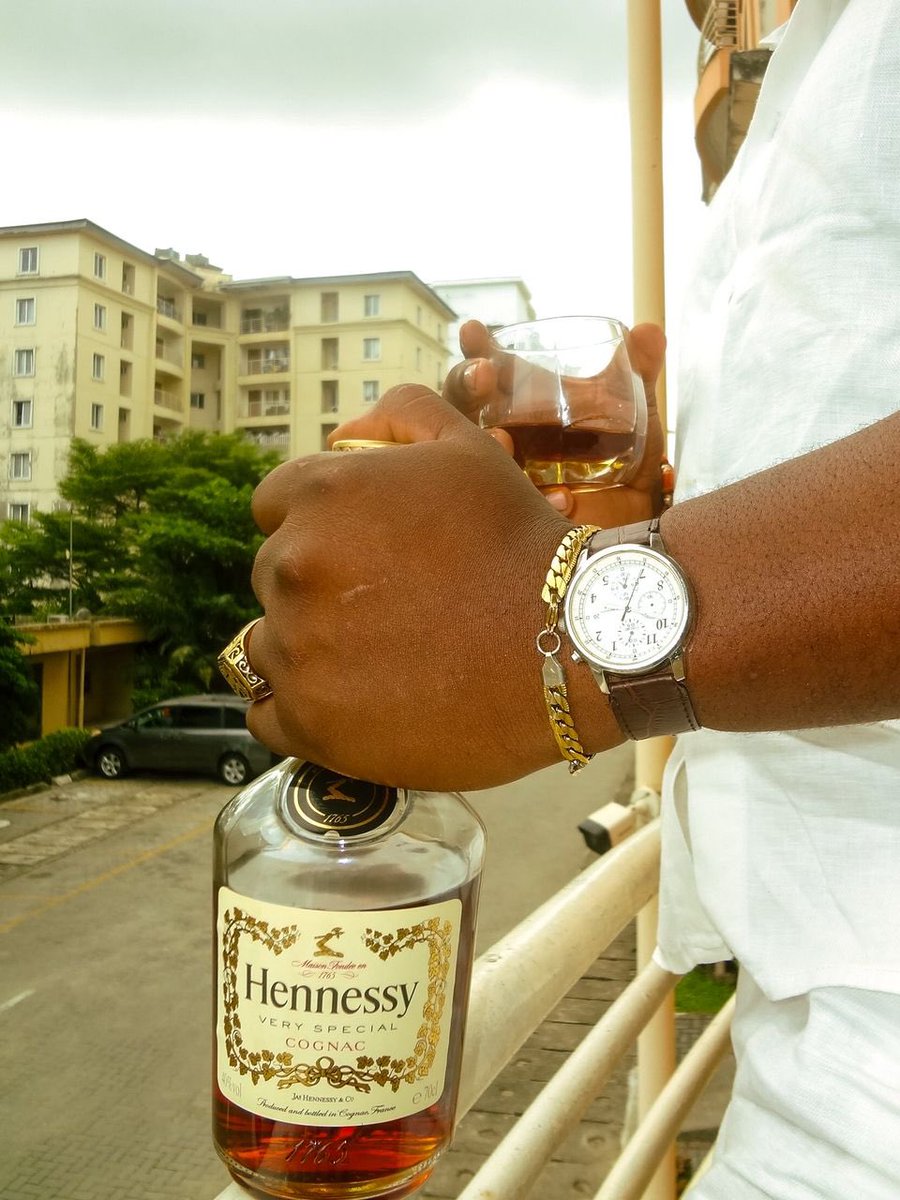 TheAjibolaGrey's tweet photo. It’s definitely not your ordinary Friday when a glass of Henny is involved. 

#StillSippingMyHennessy https://t.co/lpwe5D4ySv