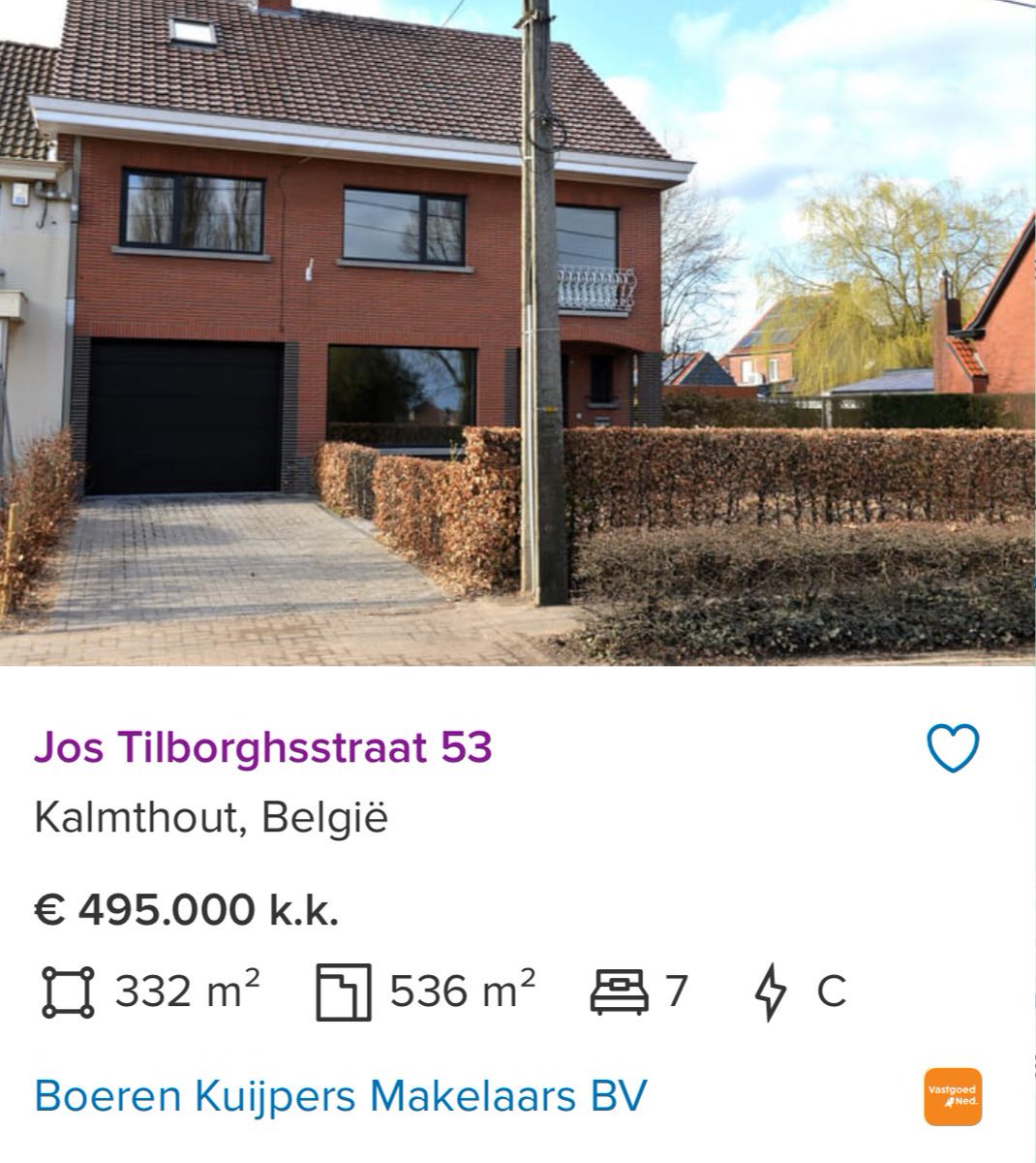 Twee huizen van dezelfde prijs. Het verschil in oppervlakte tussen dit huis in Haarlem en dit huis nét een paar honderd meter over de grens bij België, is vrij bizar.